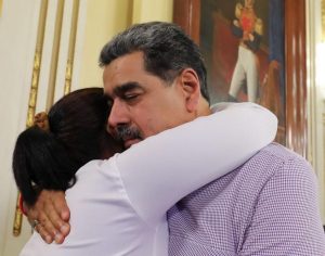 Presidente Nicolás Maduro se reúne con familiares de los migrantes venezolanos secuestrados en El Salvador