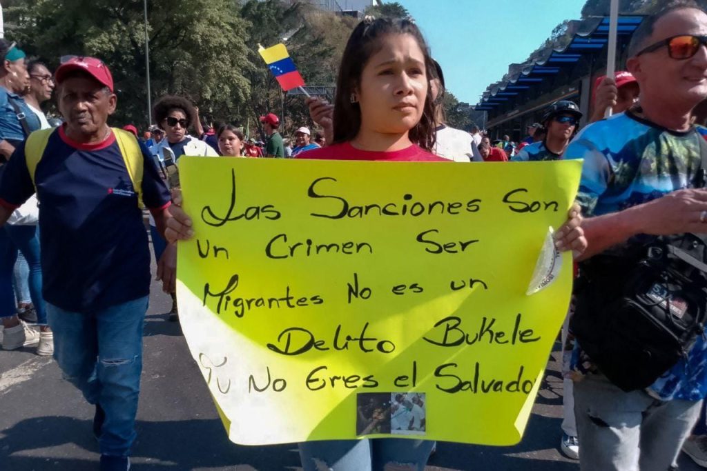 Pueblo revolucionario se moviliza por la libertad de los migrantes venezolanos
