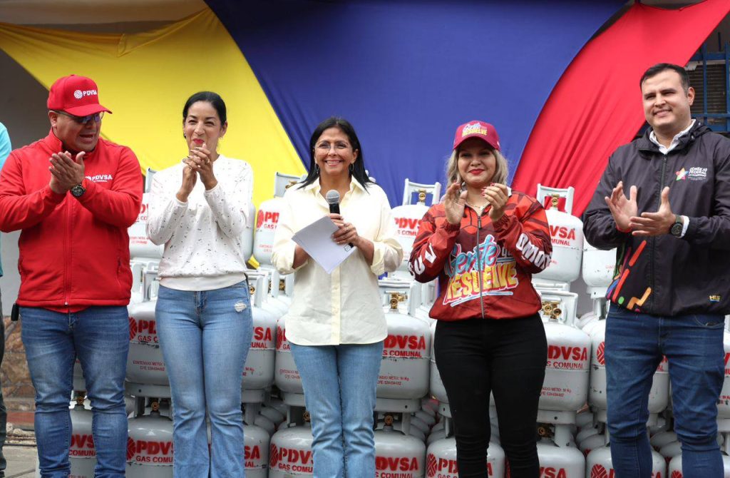 Vicepresidenta Delcy Rodríguez lidera jornada de sustitución de bombonas en Caracas