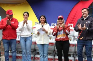 Vicepresidenta Delcy Rodríguez lidera jornada de sustitución de bombonas en Caracas