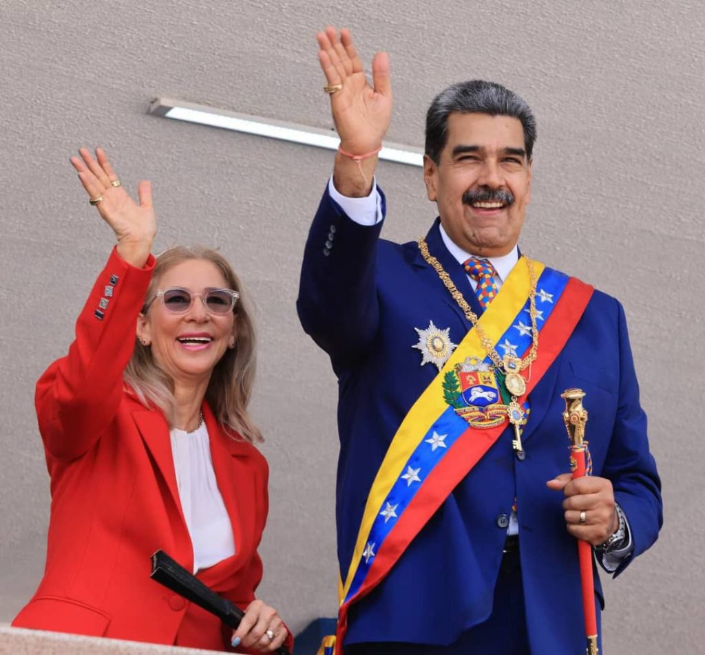 Presidente Nicolás Maduro lideró Desfile del 214° Aniversario de la Declaración de la Independencia