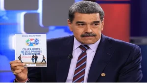 Presidente Nicolás Maduro impulsa campaña «Mas Libros, Menos Pantalla»