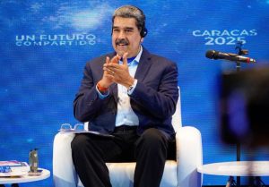 Presidente Nicolás Maduro anuncia desarrollo del primer minisatélite nacional