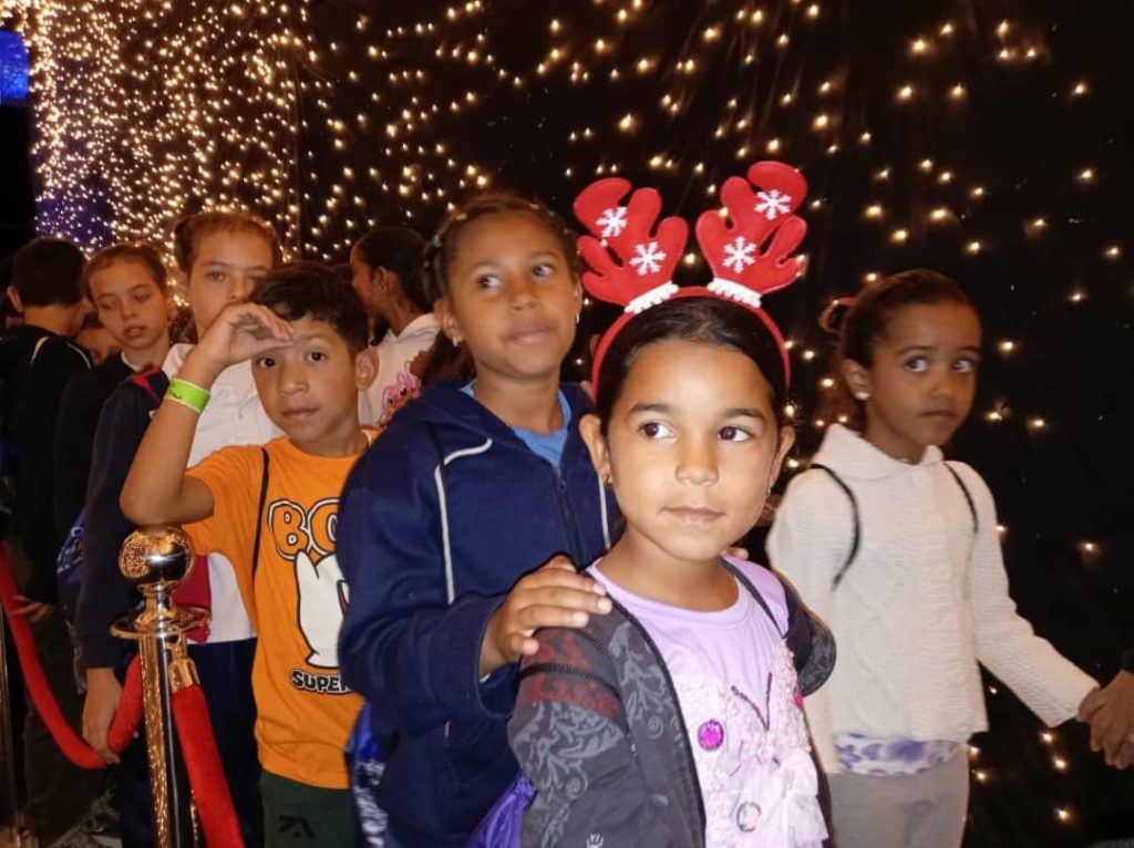 Niñas y niños del Consejo Federal de Gobierno visitan la Expo Niños en el Espacio: Viaje al Sistema Solar