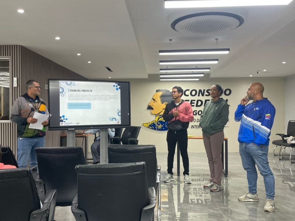 Trabajadoras y trabajadores del CFG participan en el cierre del Taller INCES: Redacción de Informes Técnicos