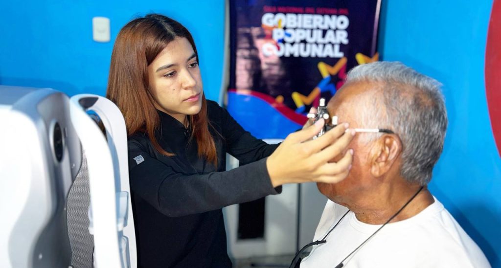 Jornada de optometría llega a la Comuna «El Renacer del Centauro» en el estado La Guaira