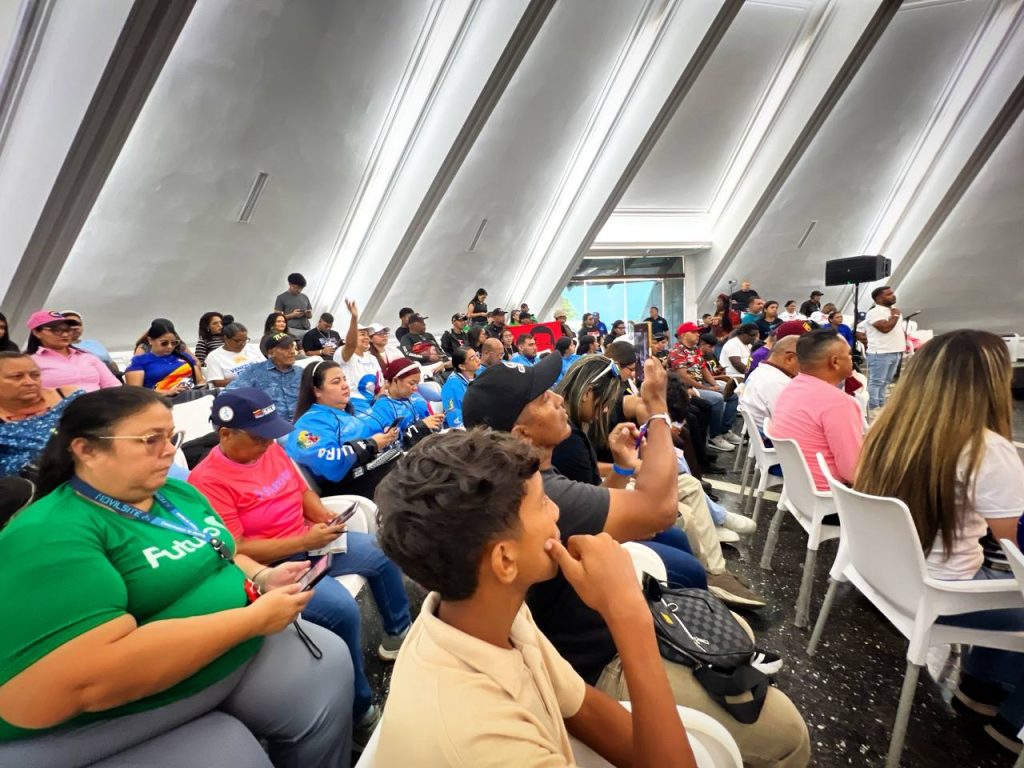 Asamblea popular en La Guaira impulsa la organización y el desarrollo productivo